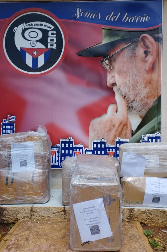 GHNordelo5's tweet photo. Mientras algunos tratan de asfixiar a nuestro pueblo, los verdaderos patriotas se crecen.  Los #CDRCuba y el proyecto "A #Cuba hay que quererla" recibimos hoy una donación de medicamentos, de cubanos residentes en Trinidad y Tobago. ¡Gracias! #CubaNoSeRinde #LaPatriaSeDefiende https://t.co/5xjbO6Y3LX