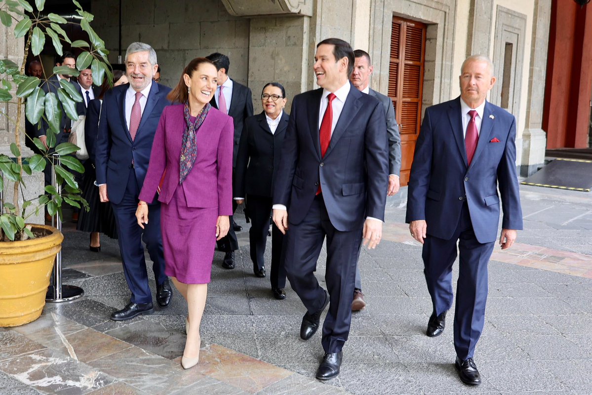 Embajador Ronald Johnson tweet media