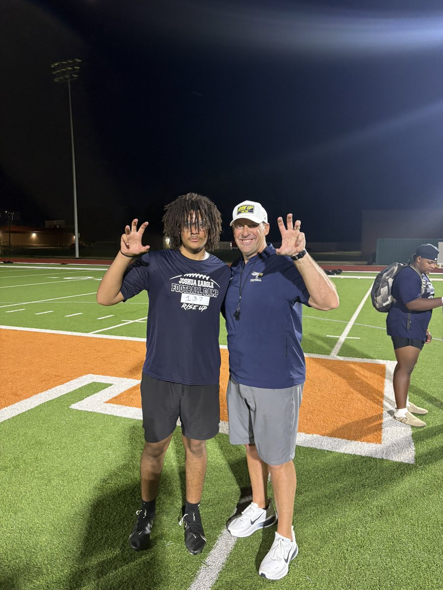 MarioLewis_'s tweet photo. After a great conversation with @JoshuaEargle Im blessed to receive an offer from @TAMUT_football!! #agtg #readytowork @CoachCaraboa @PrepRedzoneAR @247Sports https://t.co/IJuRHlYP94