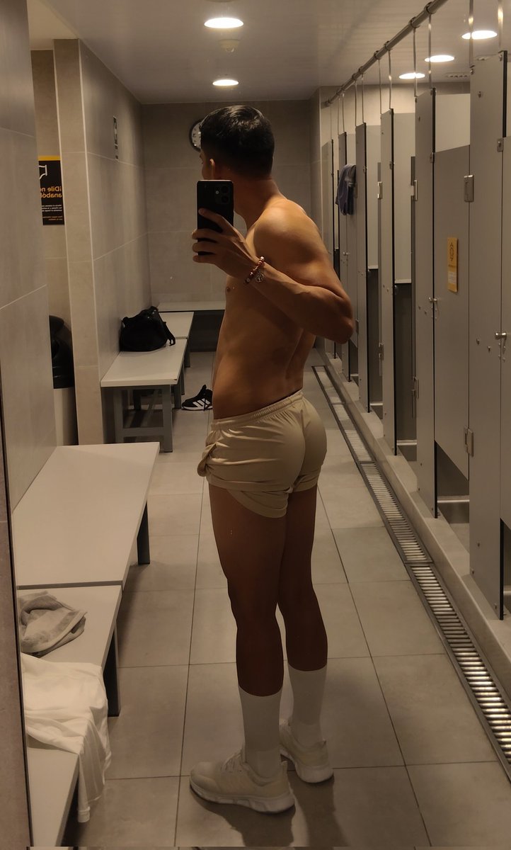JanMistic's tweet photo. 🍑😋 rutina completa https://t.co/26YywmTpAv