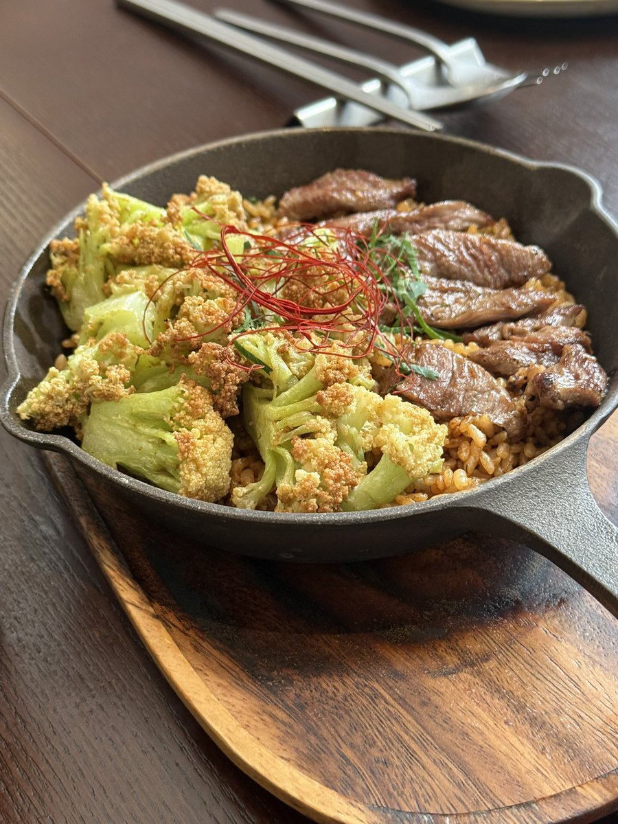 jdlneverstop's tweet photo. 起太早好饿，10点半就出来吃午饭 https://t.co/K1ZyPEgFGH