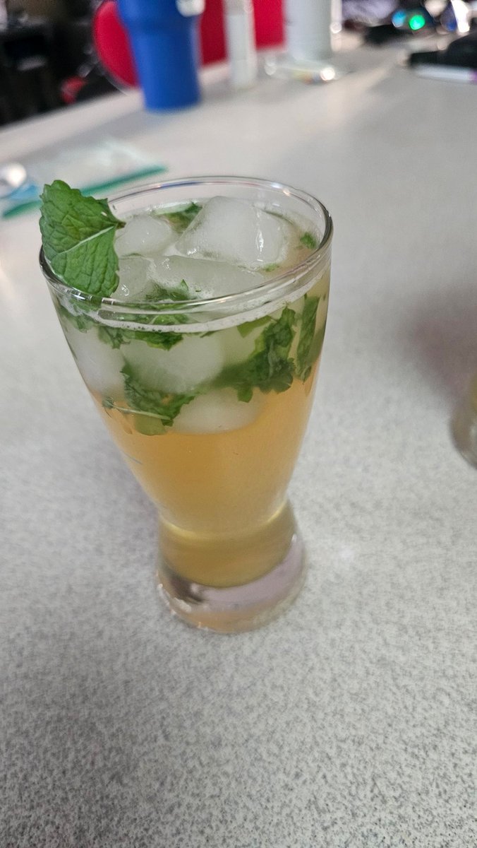 novawill72's tweet photo. Homemade pizza with homemade sourdough crust and homemade mojitos. https://t.co/DFeDg5495A