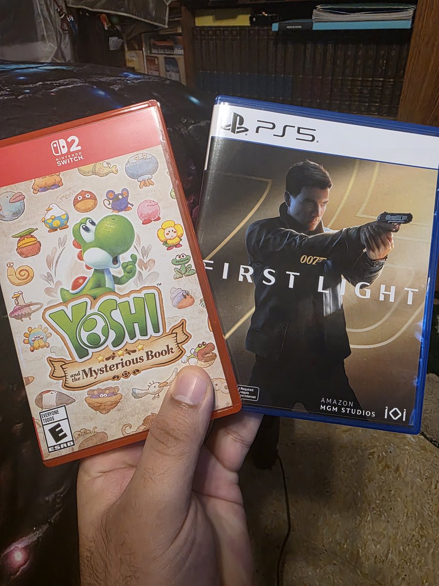 tinymoon83's tweet photo. Can't wait to play these games on my days off!!! Pretty hyped!!! ^-^/🎮 #YoshiandtheMysteriousBook #FirstLight #WeekendPlans https://t.co/ZuqzPXziyj