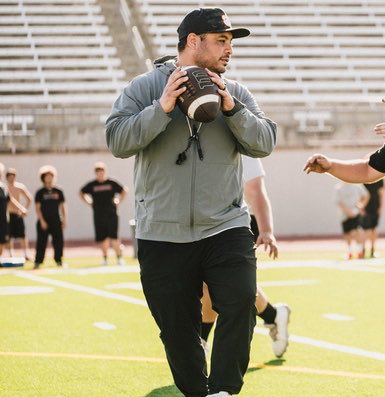 CoachRyanFB's tweet photo. #NewProfilePic #Sharktank 🐾🦈 https://t.co/jkY59ZJFm0