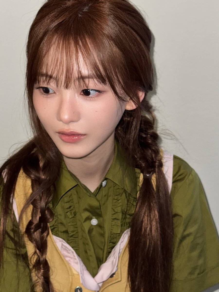 yipihyun's tweet photo. ⠀
 Miumiu Acardie
⠀ https://t.co/APgz0HBfQR