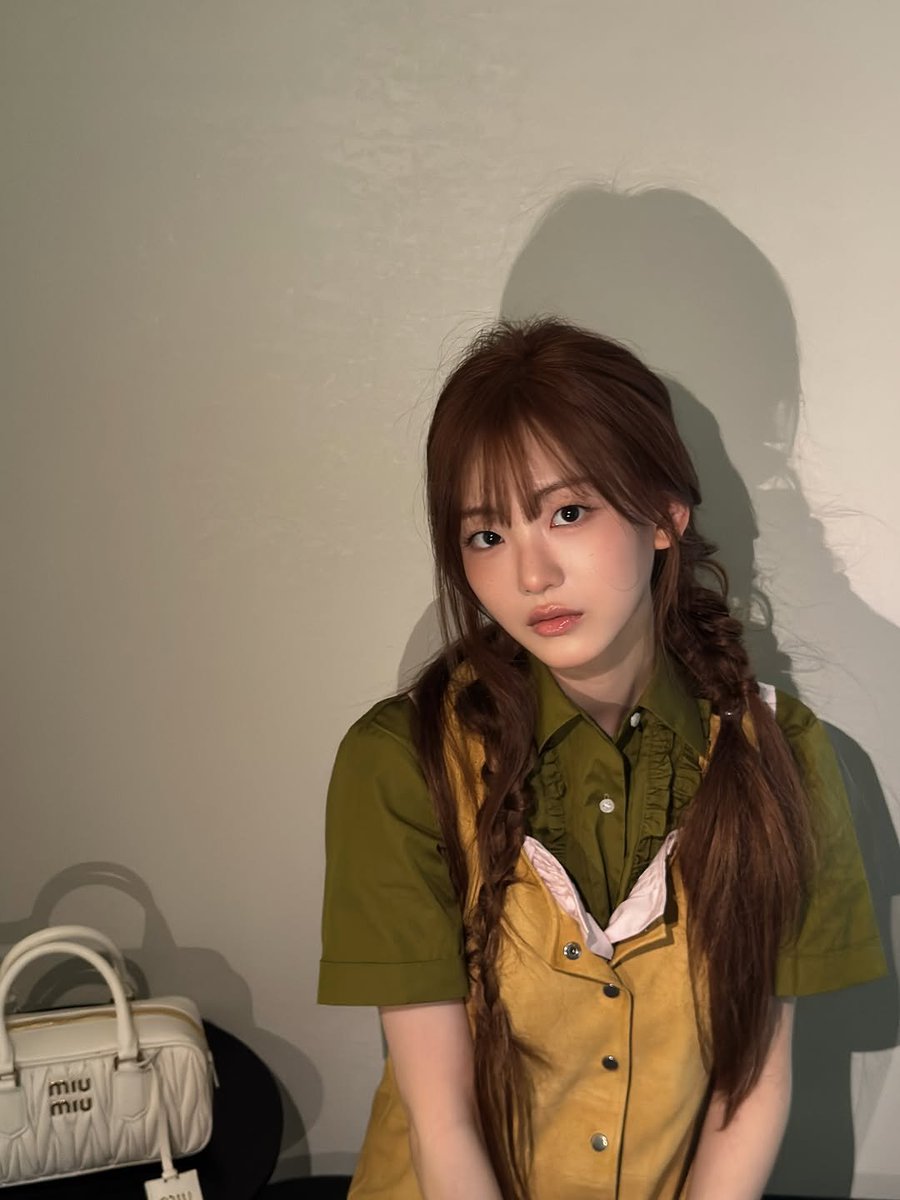 yipihyun's tweet photo. ⠀
 Miumiu Acardie
⠀ https://t.co/APgz0HBfQR