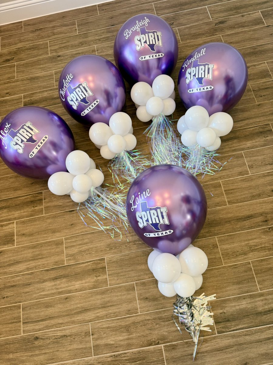 AmyBalloon's tweet photo. #MakingTheTeam💜 Spirit of Texas Cheer Team Reveal bouquets, stuffed with inflated balloons and TONS of confetti🪩🪩🪩

Their 🆕 Team name is printed inside the bouquets 🤩🤩🤩 https://t.co/msoUeoNFME
