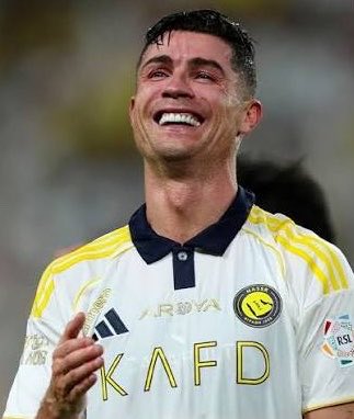 f11az's tweet photo. هذا الشخص الوحيد اللي يستاهل كلمة شكرًا اللي جاب اداره من عنده ودافع عن صلاحياتنا وقاتل عشان الشعار إلى وقت التتويج وبكى، اما حقين التغريدات والهايط يبون الشوووووو وترند

 اخذوا عاطفتكم عشان سنوات قديمه اكلها الزمن ويبون يرجعون لنفس الدائره💛😂 https://t.co/syAKKynSwG