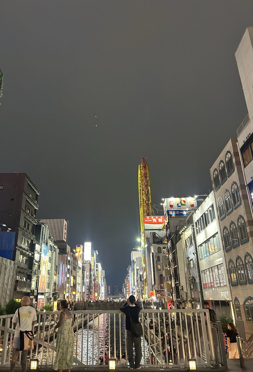 capsuleperfume5's tweet photo. 昨日から5日間仕事で大阪にいます🙆‍♀️
なんば、心斎橋あたりで美味しいラーメン、お好み焼き、ハンバーガーなどなどあったら教えてくれませんかー！🥺 https://t.co/XiQOyYgz1J