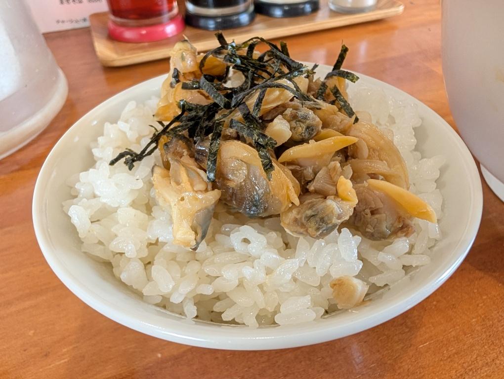 Hoshiimo1103's tweet photo. 気になっていた中華そば 芳さんへ
貝出汁中華そば 醤油&amp;貝ごはん
美味しゅうございました https://t.co/qqLTyUPgkc