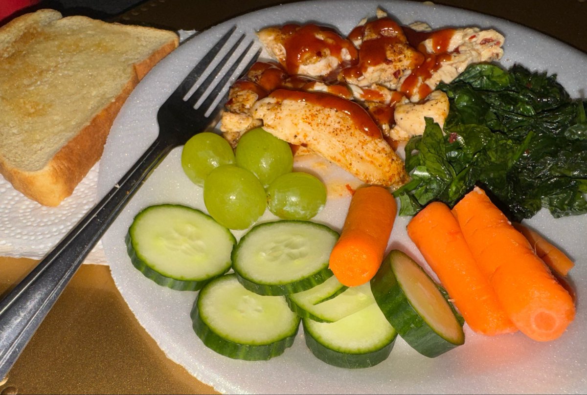 RichFloNate's tweet photo. Paper plates and paper planes… j/k grabba on da menu https://t.co/nKGBpwrHa0