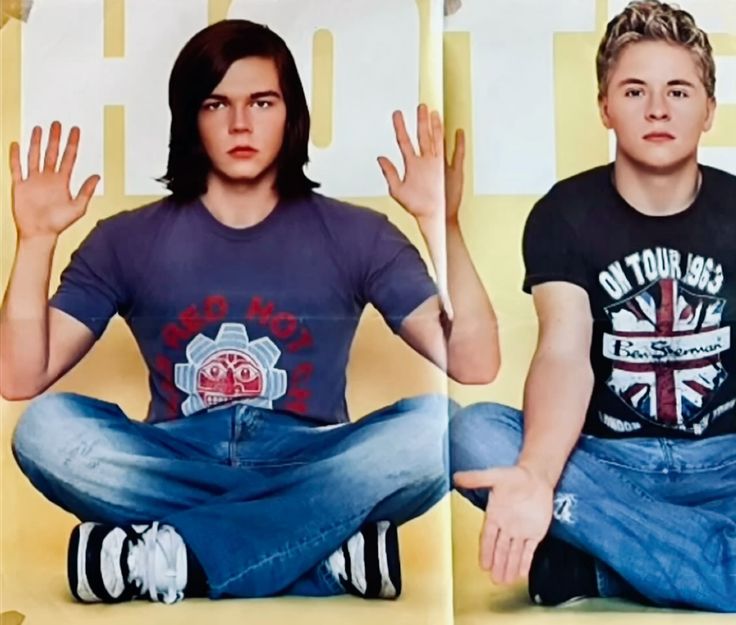 SDetonao's tweet photo. POR FIN ENCONTRÉ LA PARTE DE GEORG Y GUSTAV DE ESA IMAGEN https://t.co/IPa83X4Rmx