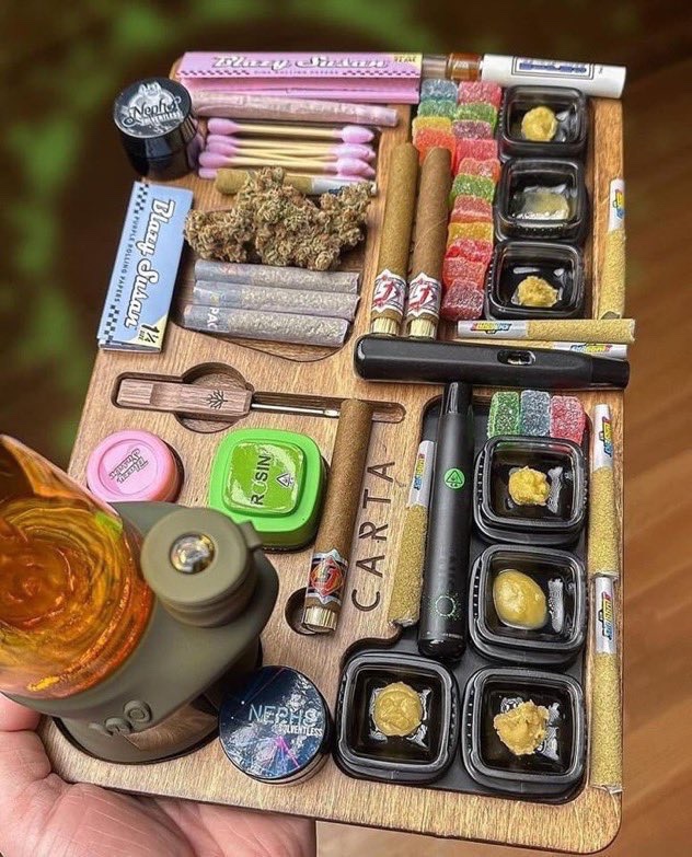 _StonersRUs_'s tweet photo. Happy Friday 😁 have a great day! 💚 https://t.co/VsTFMyoyfv