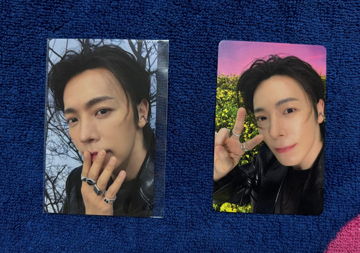 marihae15sjlove's tweet photo. 【拡散希望】SUPER JUNIOR D&amp;E DONGHAE ドンヘ ALIVE トレカ 交換お願いします🙇‍♀️

譲 写真
・KEYCAP Ver. 封入 ピース
・特典 OFFICIAL GOODS STORE

求
・封入 💖(バラ)
・特典 消えてないものどれでも(赤枠優先)

同種交換。
郵送交換希望(スリーブ＋硬質ケース＋防水対策必須)。
手渡し応相談。 https://t.co/LOAFgU5HBs