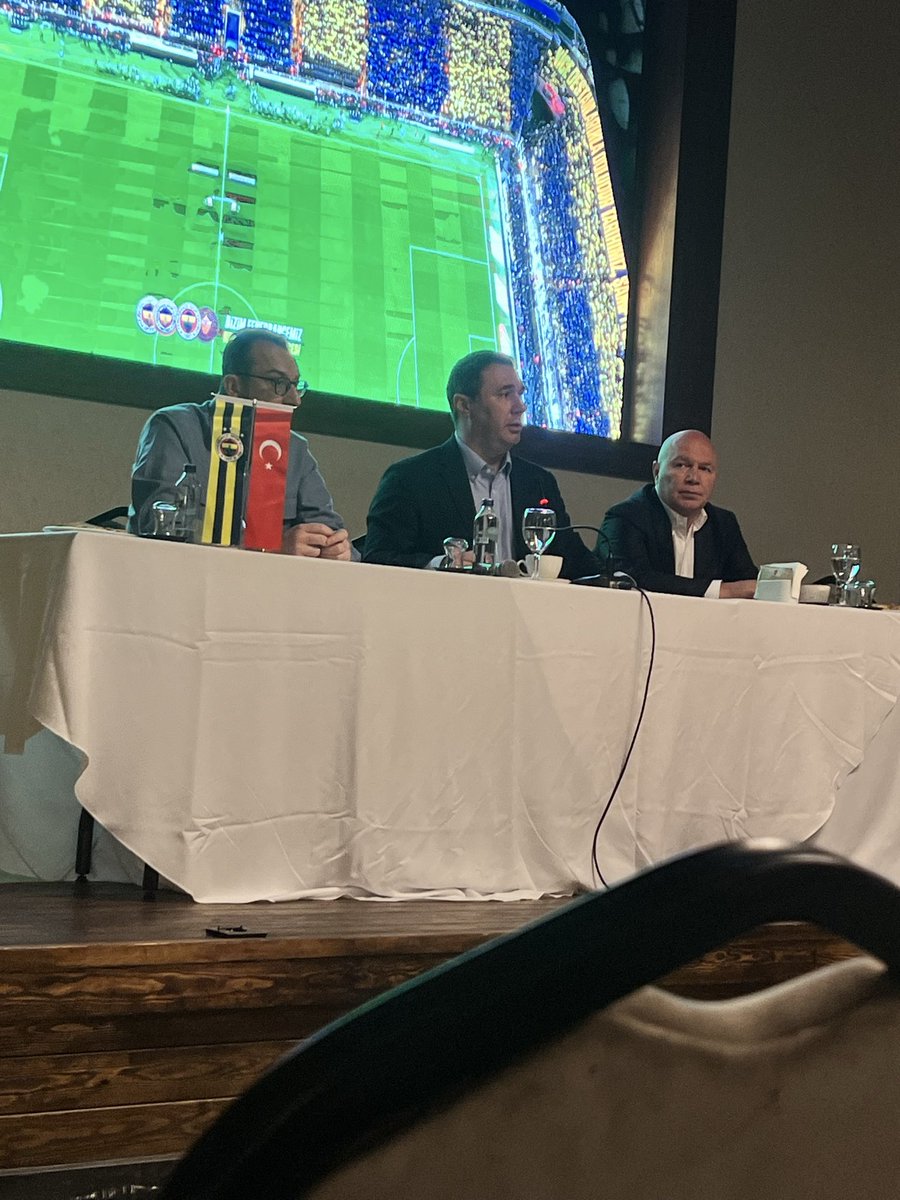 burakarkun's tweet photo. @baris_gokturk_ @bizimfbmiz Bodrum Fenerbahçeliler Derneğinde dinledim, Aziz Yıldırım başkana başarılar diliyorum. https://t.co/iejtmmuejA