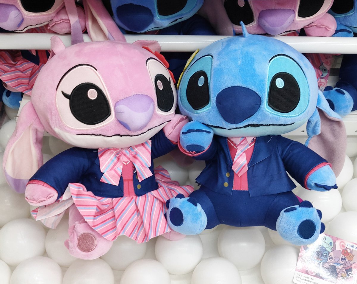 amuseum_osc's tweet photo. 景品入荷情報！！

『ディズニースティッチぎゃるKAWAふぉとBIGぬいぐるみ』ハイビスカスがカワイイ🌺✨スティッチたちのぬいぐるみが新登場✨

#スティッチ #ぬいぐるみ #大泉学園 #アミュージアムOSC店 #クレーンゲーム #ゲームセンター https://t.co/CtJx1TohIe