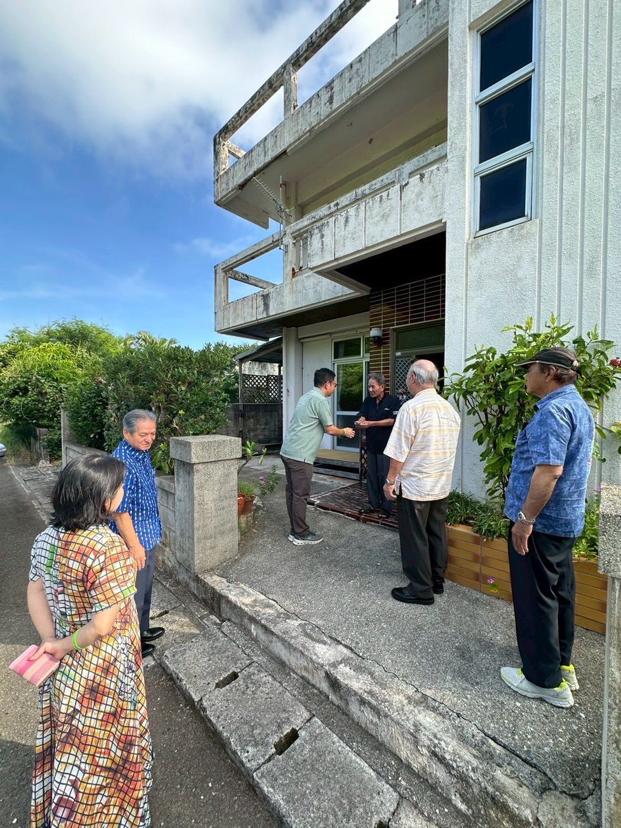 GentaKoja's tweet photo. 昨日は日本最西端の島、与那国島へ。

町役場や地域の皆さまから
・医療/ 介護の人材と設備不足
・物価や建設費の高騰
・離島ならではの交通 / 物流の課題
などの声を伺いました。

離島が抱える構造的な課題に、引き続き向き合ってまいります。

与那国島の皆さま、ありがとうございました。
#古謝げんた #沖縄を前に