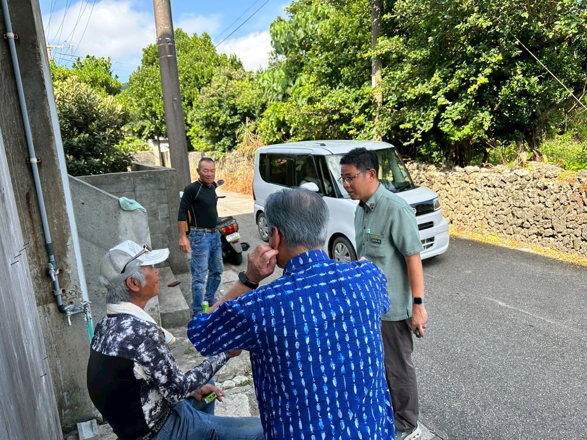 GentaKoja's tweet photo. 昨日は日本最西端の島、与那国島へ。

町役場や地域の皆さまから
・医療/ 介護の人材と設備不足
・物価や建設費の高騰
・離島ならではの交通 / 物流の課題
などの声を伺いました。

離島が抱える構造的な課題に、引き続き向き合ってまいります。

与那国島の皆さま、ありがとうございました。
#古謝げんた #沖縄を前に