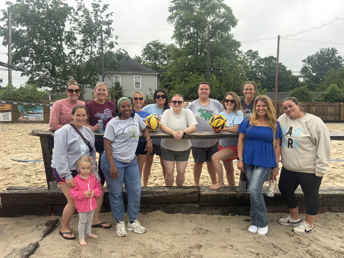 MsJennaMorrell's tweet photo. Average Jags Staff Sand Volleyball Team and Supporters 🩵🐆🏐♥️@jtownelementary @JtownElemAP https://t.co/Y4W7UxjYqU