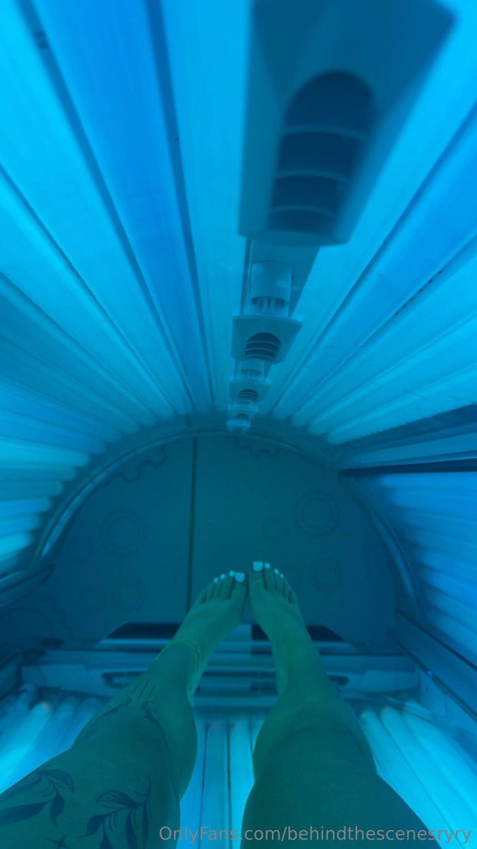 ryryzxdd's tweet photo. tanned and glowing ☀️

#tatted #tanning #petite #itsfree https://t.co/3LOfbuFmJv