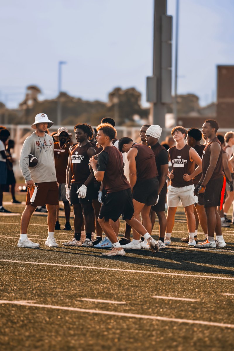 Grey_Byrd5's tweet photo. Went camping today at Klein Cain HS with @MSUTexasFB ‼️ Great experience, great atmosphere, and Coaches were coaching! Will definitely be heading up in the fall to catch a game! #StangGang @CoachKirkBryant @MustangsDC @MSUTexasFB https://t.co/lv1lcWCHlw