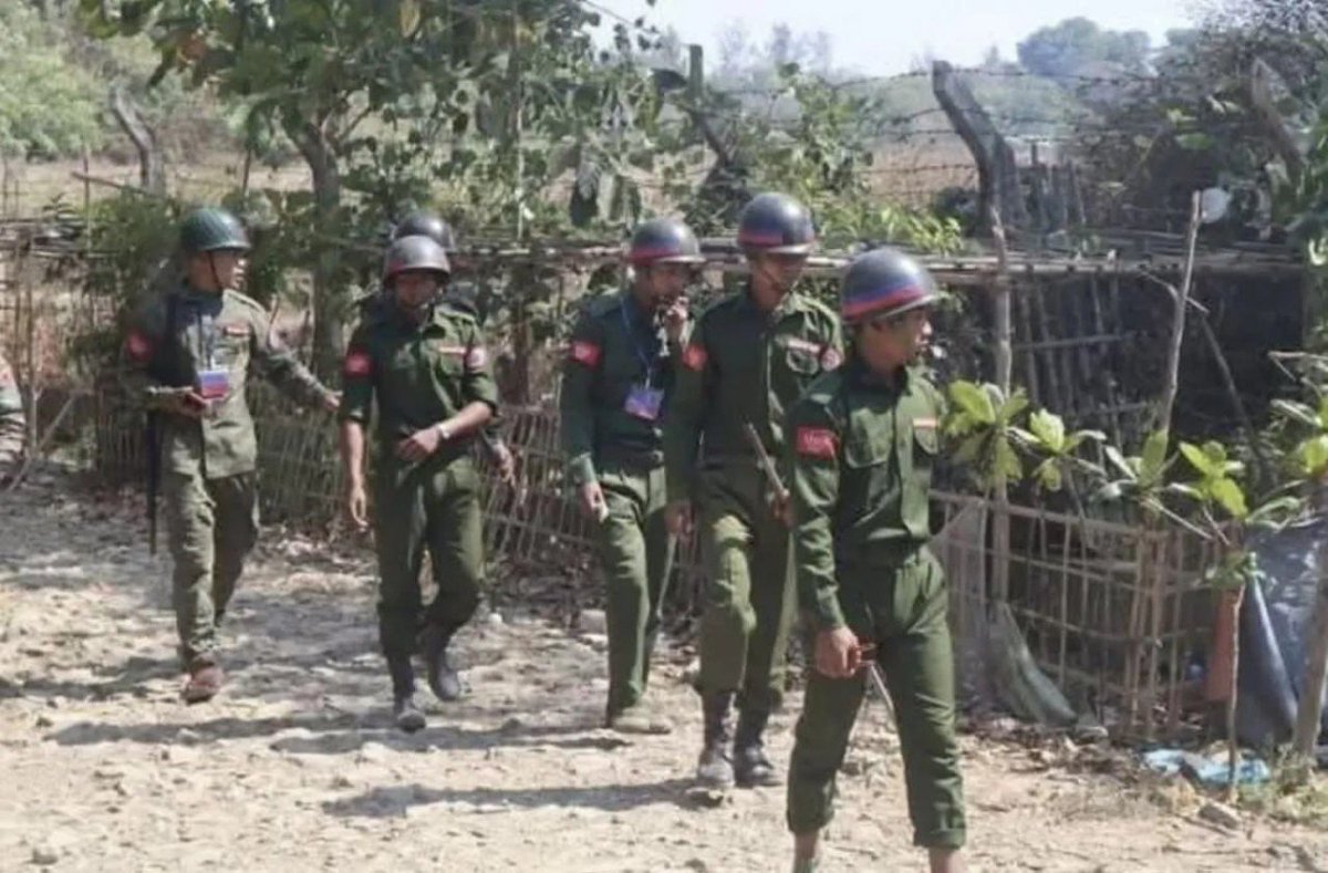 Myanmar_ICJ2026's tweet photo. Maungdaw Human Rights Alert! 12 Daingnet(Chakma) organizations report that AA forces violently forced forced-recruitment in Thinbawhla village. Over 100 civilians, including women, were beaten and detained after clashes. Activists demand their immediate and unconditional release. https://t.co/Ros7He7rQd