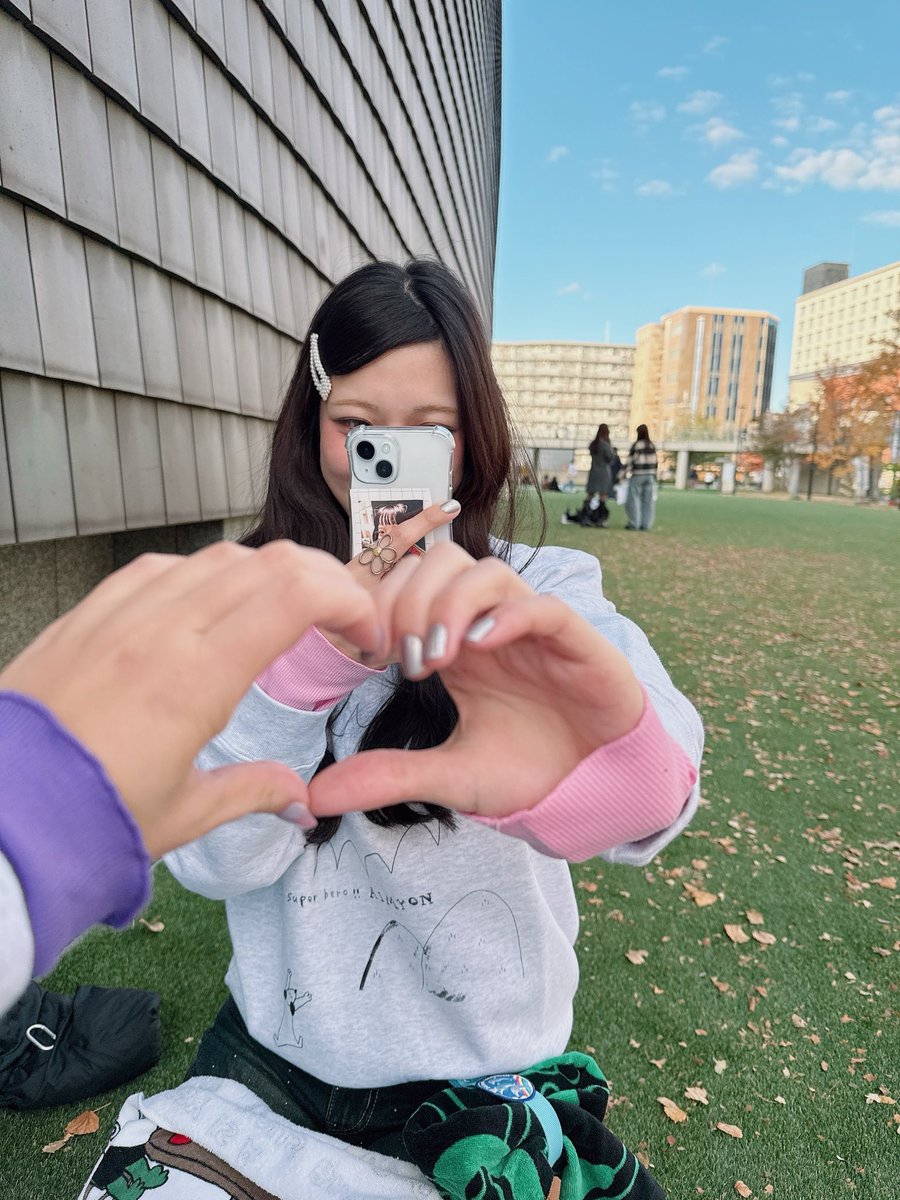myon_rr's tweet photo. ハッピーバースデーみらちゃん♡
あいみょんのおかげで出会えたよ🫰🏻🤍
ブンズベ行ったのもう懐かしい😂
、、、も楽しみすぎる！！⚾️楽しもうね！！
またビールも一緒に飲もうね🍻
良い一年にしてね∩^ω^∩🍺らぶ
@aimyonGtter https://t.co/qwKV2Ofwz6