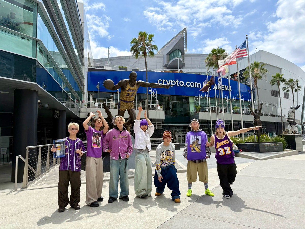 _KID_PHENOMENON's tweet photo. Tried the Lakers pregame ritual💜💛

https://t.co/Xtd3sNmmhP

#lakers #basketball 
#KPinLA #LosAngeles 
#KIDPHENOMENON https://t.co/sjr8q3E8pg