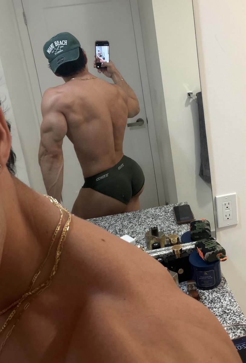 male_hotbooty's tweet photo. - May is all about #MaleBootySelfie, but our way, so enjoy the view 📸 @renebyken #yummyAF #booty #thick #TEAMMaleHotBooty #truefans https://t.co/i32hLZ5vAp