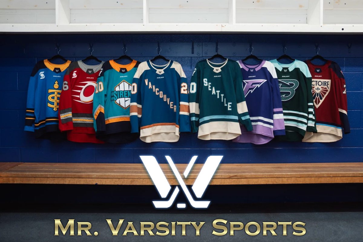 nucksbrasil's tweet photo. Nação, temos recado importante para todos os fãs da PWHL! 🚨

Entramos em contato com nosso parceiro de venda de jerseys no Brasil, @mrvarsitysports, e me foi informado que é possível comprar qualquer modelo de jersey da PWHL (home ou away) sob encomenda! 

Neste caso, o tempo de produção é mais longo (de 7 a 12 dias), mas é totalmente possível de ser feita 😉

A primeira produção de um modelo leva mais tempo porque é necessário preparar o layout, mas depois que já está pronto e uma jersey já foi produzida, a produção para as outras se torna mais rápida. Por enquanto, apenas do Montreal Victoire está com layout pronto e deve ser produzida de maneira mais ágil.

Se você leu até aqui e tem interesse em adquirir a sua jersey do Goldeneyes ou de qualquer outra equipe, não hesite em entrar em contato 😁

E como presente por ter chegado até o fim desse post, aproveite pra usar o cupom NUCKSBR, que te dá 10% de desconto na compra de qualquer produto ✨💙