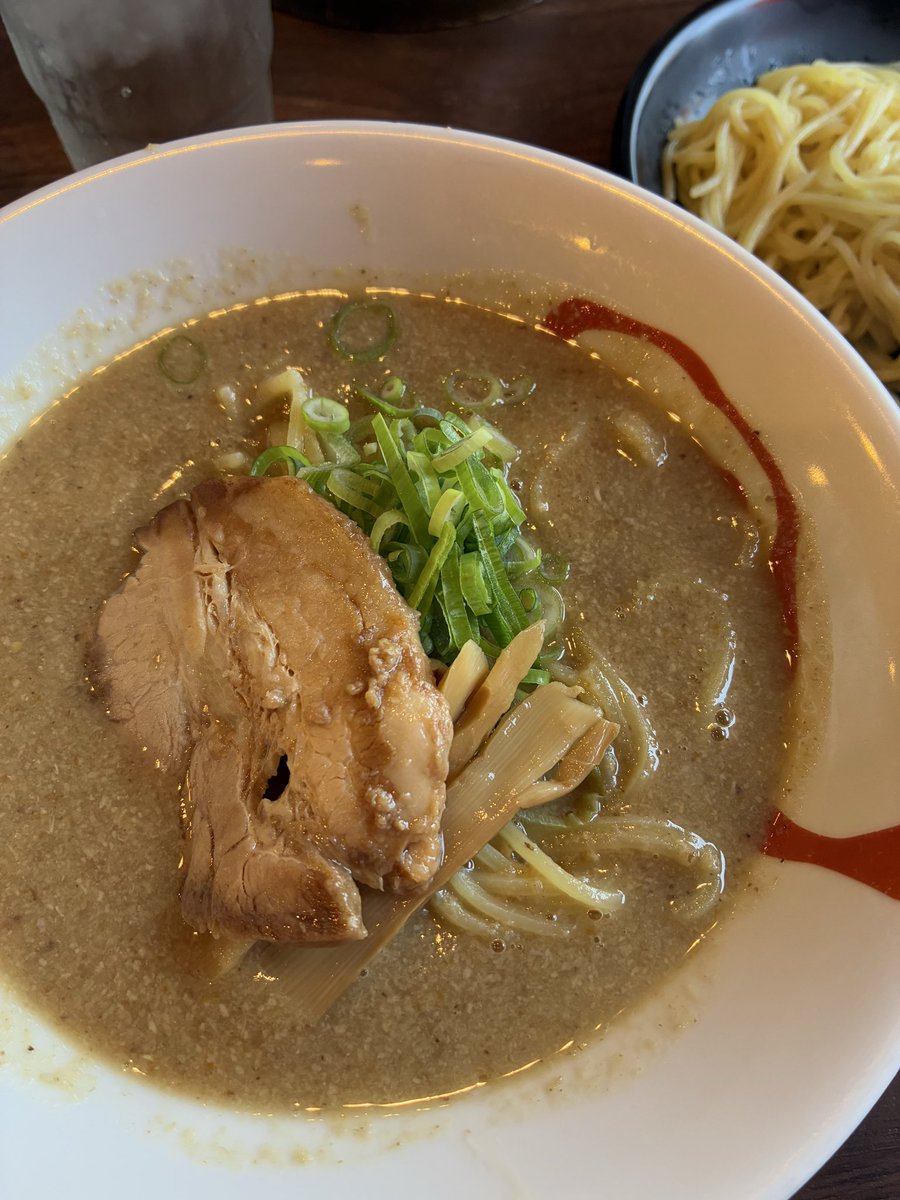 かに tweet media