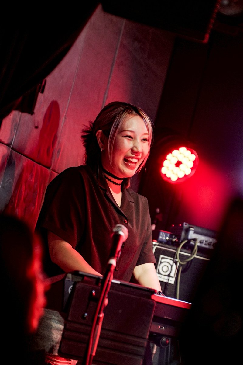 13AKI's tweet photo. 📸ライブフォト  
2026.5.17 渋谷GRIT
岩佐優里(ゆっちゃん)🎹 
@keyuuri415

#エサソンフェス
#pentax https://t.co/dPQ33Mahq9