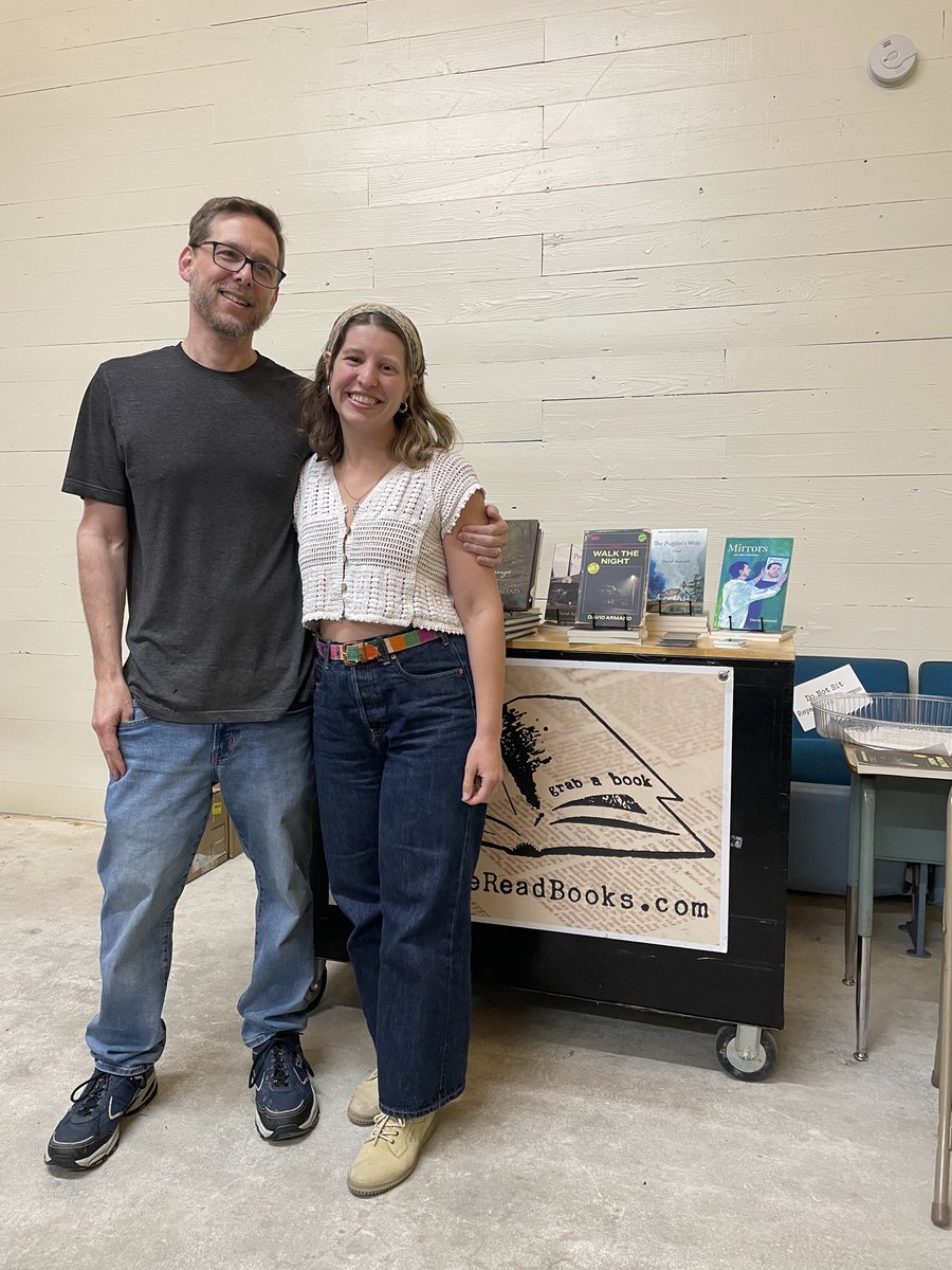 darmandauthor's tweet photo. Had an absolutely wonderful time tonight at  Carpe Librum in Downtown Hammond to discuss my new book, Walk the Night! Thanks to all who showed up ❤️ https://t.co/fH2QdsIpXt