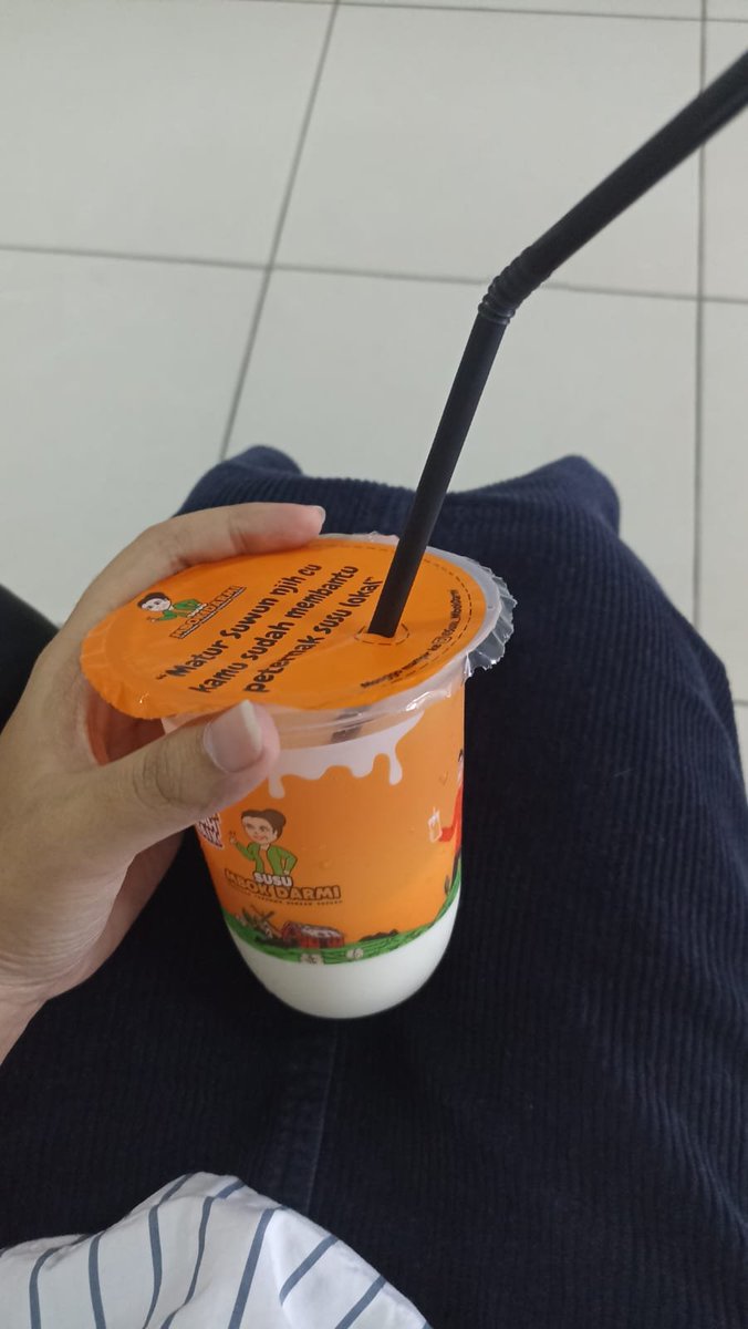lusinalusianaaa's tweet photo. Susu Mbok Darmi less sugar cocok banget buat yang pengen manis tapi nggak lebay 😋 #JadiLebihBaik https://t.co/bmvDAfSpMs