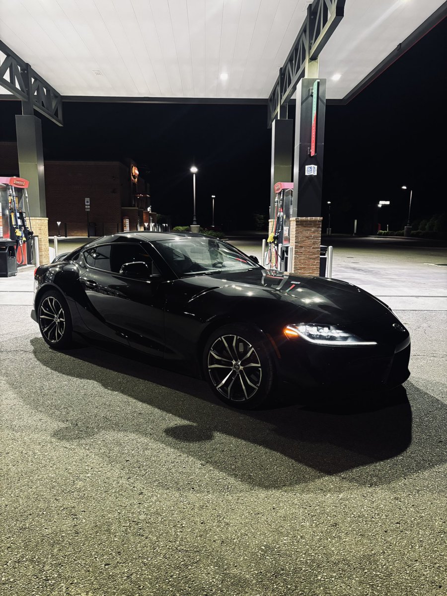 OxygenJosh's tweet photo. Supra season 🖤 https://t.co/2uM6L4LPN2