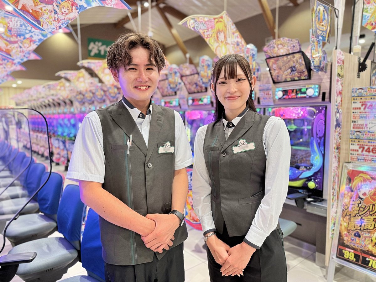 dynamjp's tweet photo. 次女です🐰

6月1日より、ダイナム全店舗で新制服を導入します✨

新制服は、安全性・機能性・快適性を高めるだけはでなく、従業員一人ひとりのやりがいや一体感、地域に寄り添う姿勢を表現したデザインとなっています🌱
性別や年代を問わず着用できる仕様に加え、イージーケア・ノーアイロン・速乾性など機能面もパワーアップ💪✨より快適に働ける環境づくりを通じて、お客様へのサービス品質向上につなげてまいります☺️

📄ニュースリリース
https://t.co/5Db6AeTnjz

#街と生きるパチンコ。 #ダイナム