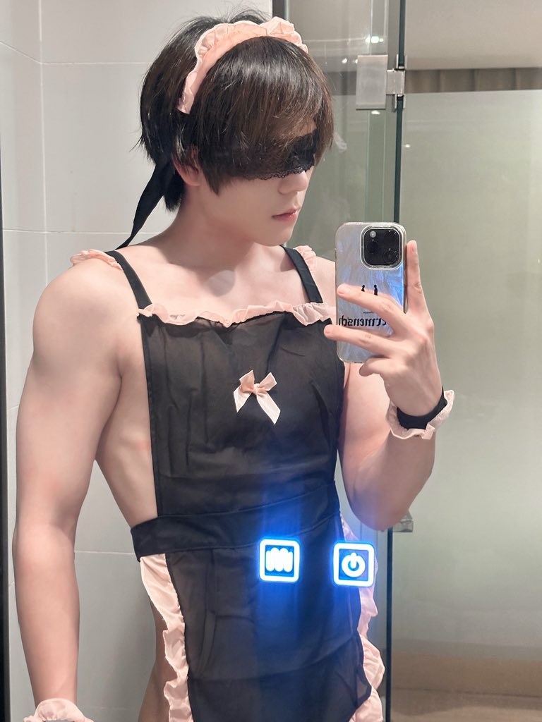 TWasted4Ever's tweet photo. 要不是看你脚上有美甲我早就不和你聊了 #m https://t.co/eRpxD1yn2M