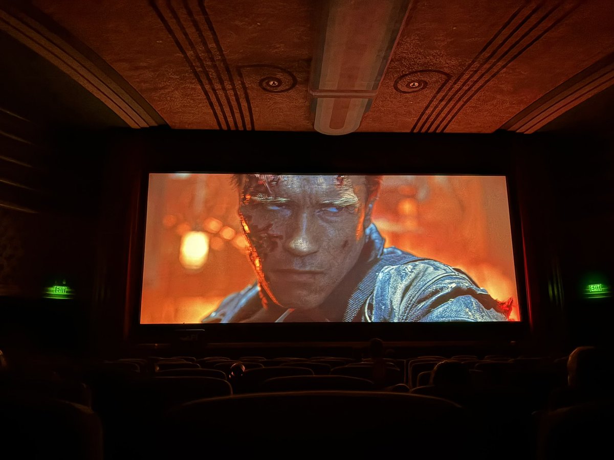 catsuppackets's tweet photo. Great to see @Schwarzenegger is back in theaters for one of my all-time favorite movies https://t.co/vs649aW0aj
