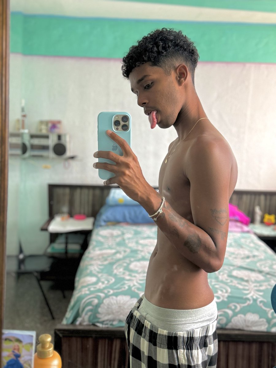 tu_papi_vv's tweet photo. ¿De donde me sigues? https://t.co/VJ4NGG9z96