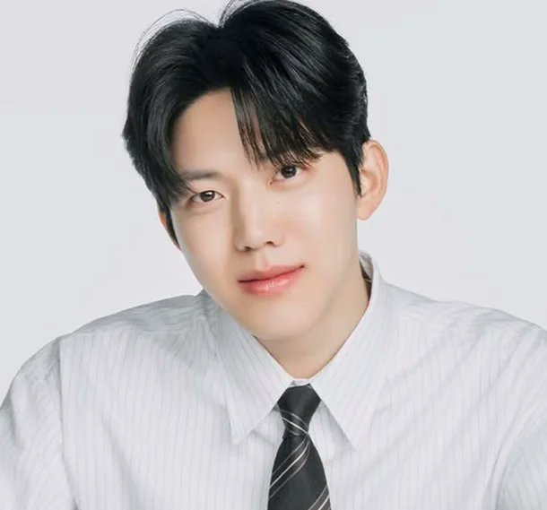 pannatic's tweet photo. Protest trucks calling for Dowoon to leave DAY6 spotted in front of JYP Entertainment's headquarters

Previously, Dowoon responded to the dating rumors by leaving a message on his personal social media:
"I'm not going anywhere, please ignore the negative posts. I'm sorry for causing you pain. Please just wait a little bit longer"

🔗https://t.co/B7FqG3NYqT