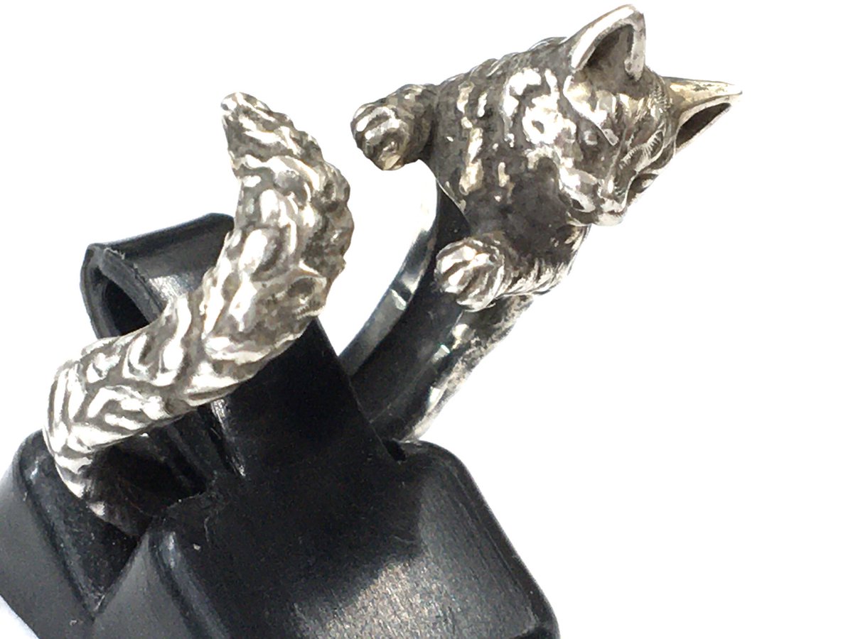 PierceShop0501's tweet photo. えっほ、えっほ、伝えなきゃ、ウチの近所で野良猫が子猫を5匹産んだって！捕まえたら誰か飼いたい人いるか伝えなきゃ、生後2ヶ月位で可愛いって伝えなきゃー
助けてー🐱 https://t.co/q5dD0vtb5l