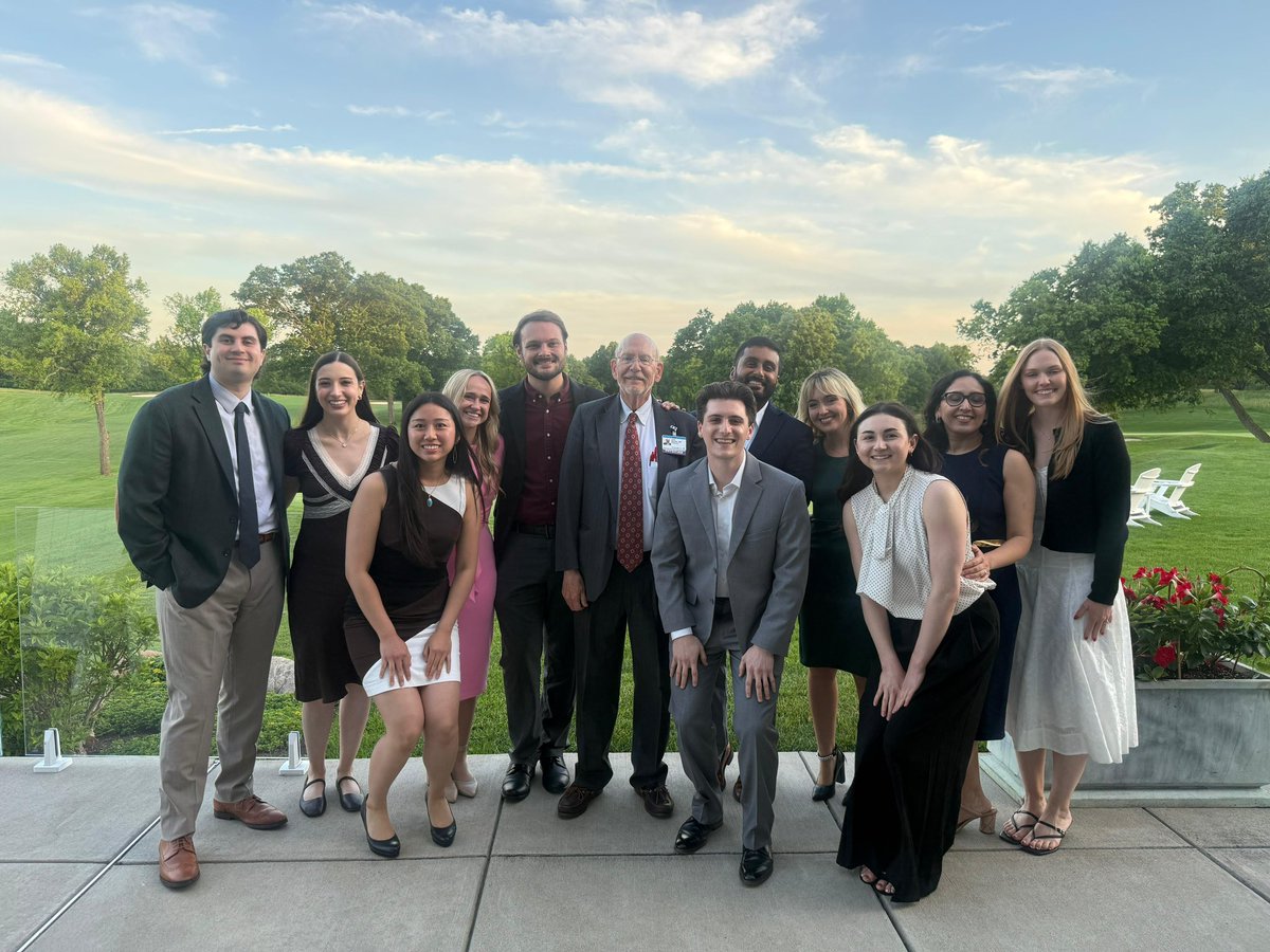 IncidentalMD's tweet photo. And that’s a wrap on our transitional year! Shout out to our incredible class! Can’t wait to catch up at future rads/derm conferences 🥹 https://t.co/UNo8L9IkBw