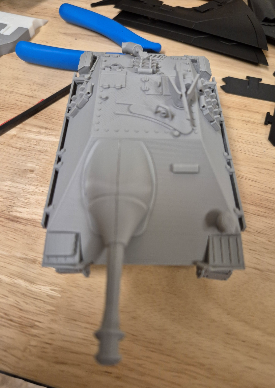 ChrisB55's tweet photo. 38(t) Hetzer Tank Destroyer 1to35 scale 38t https://t.co/mVUujs6Y1S