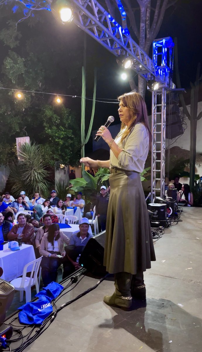 CelesteSenadora's tweet photo. Cierre de campaña de la lista 3 en Villarrica. El PLRA y el País necesita de un Nuevo Liberalismo. https://t.co/Dp5z2qr7co