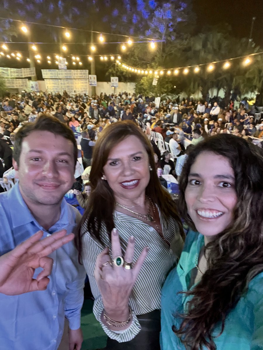 CelesteSenadora's tweet photo. Cierre de campaña de la lista 3 en Villarrica. El PLRA y el País necesita de un Nuevo Liberalismo. https://t.co/Dp5z2qr7co