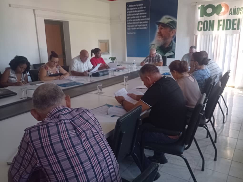 DiarioMayabeque's tweet photo. Convertir en oportunidades las limitantes del Grupo Azucarero #AZCUBA en #Mayabeque fue el hilo conductor del Buró Provincial del Partido, presidido este jueves por su Primer Secretario, Edelso Antonio Ramos Linares y el gobernador Manuel Aguiar Lamas.
#PCCCuba #CompromisoSocial https://t.co/CRb3M9zfkm