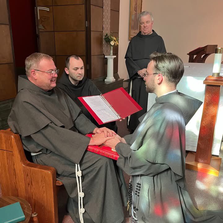 PhilipJForte's tweet photo. May 27 - Friar Vincent Mary Ouly, OFM Conv., renewed his vows of poverty, chastity, and obedience into the hands of Minister Provincial Fr. Michael Heine and witnessed by Fr. Christopher Dudek and Fr. Donald Grzymski. Congratulations, Friar Vincent, and thank you for saying yes! https://t.co/nfGx8lZR1F