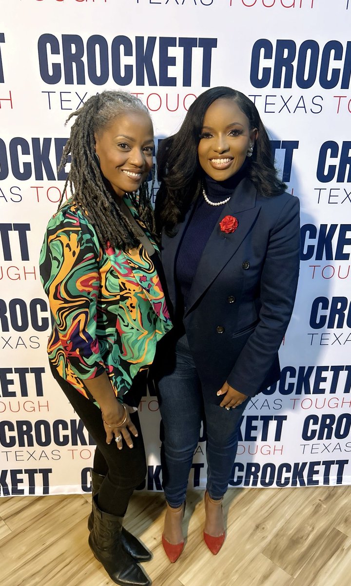 NarrPowerInst's tweet photo. @JasmineForUS Family ova everything!!! 💚 #cousins #challengethesystem #communityfirst https://t.co/rtST4i4pCD