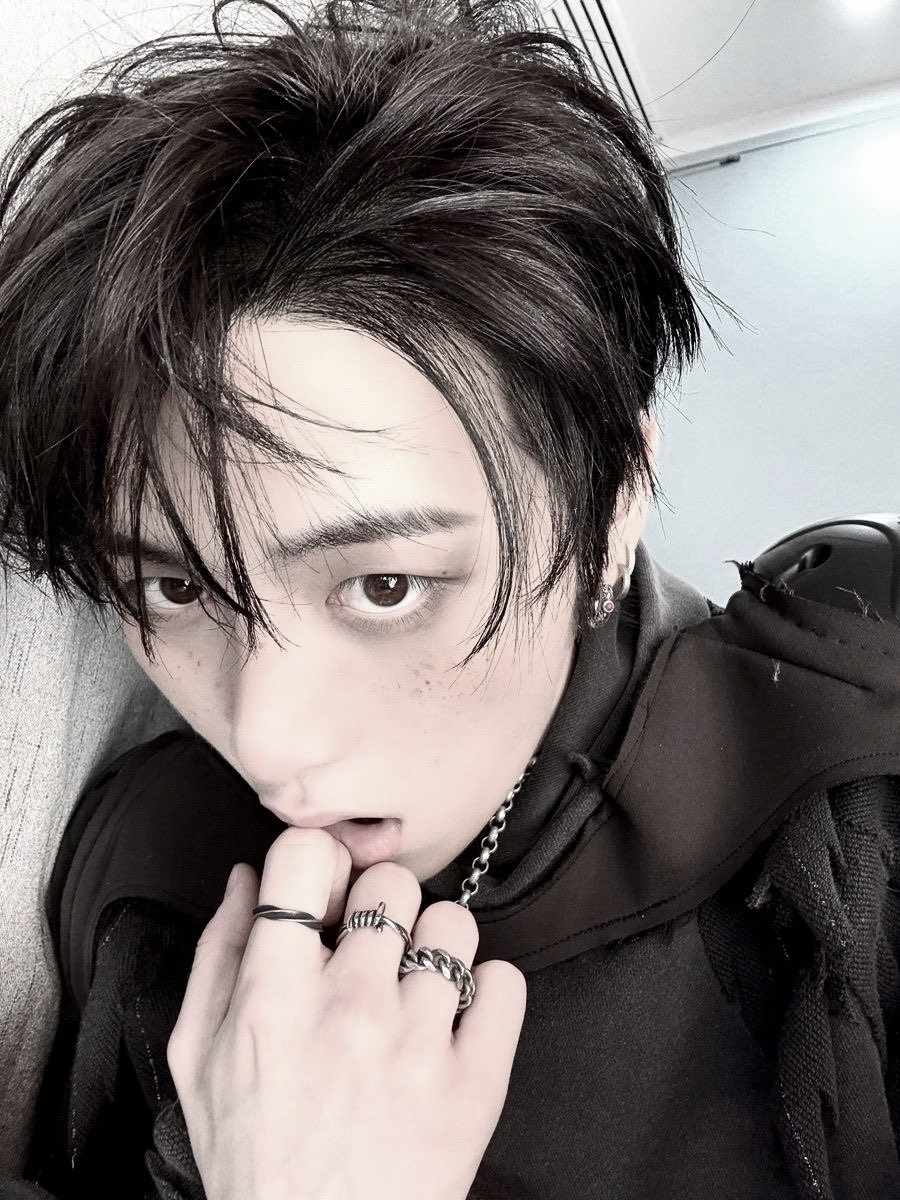 Taesxan's tweet photo. A devil appears in the middle of Seoul! Seems
like the city lights got a lil darker the moment I
arrived.  Don’t  stare  too  long though,  I might
steal your soul  before  the  night ends. Maybe
that’s why the streets feel unusually quiet. https://t.co/ZFbzaf5GHq