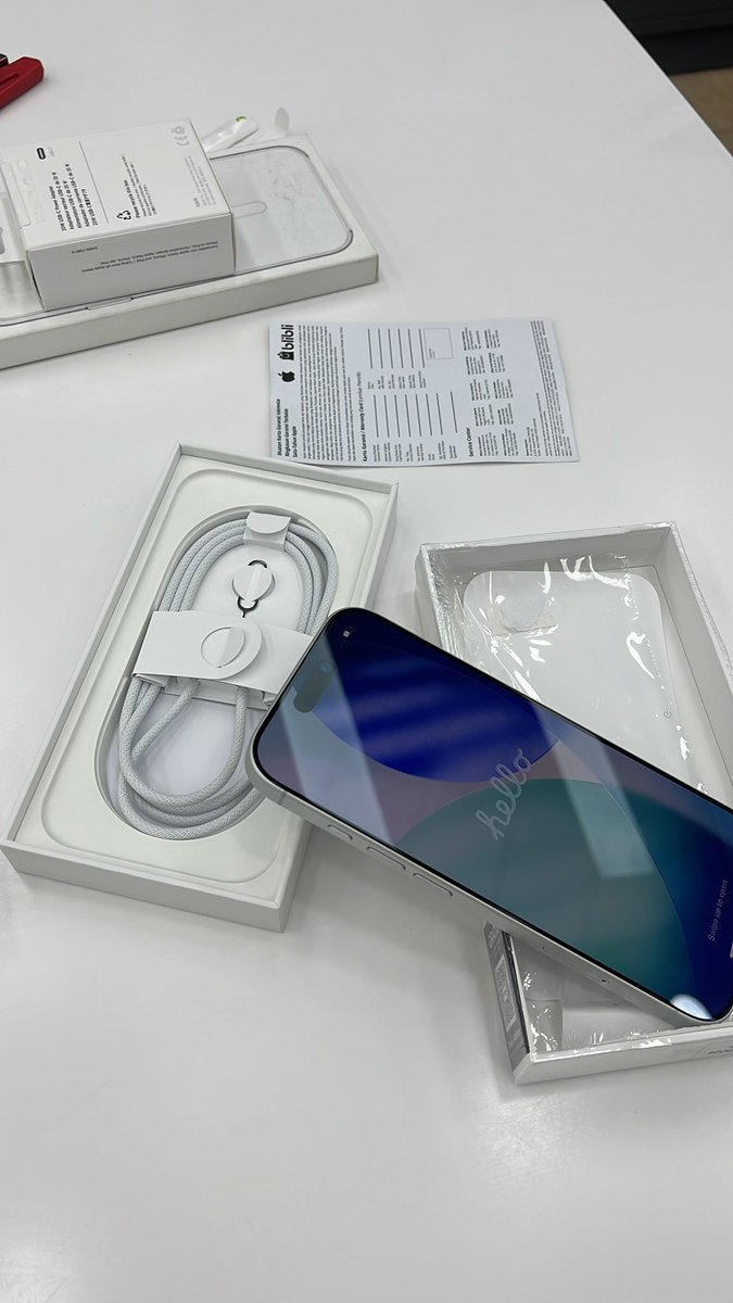 davinasnn's tweet photo. wts ip 17 basic 256gb white

- beli 1 maret 2026 di hello bassura
- BH 100%
- pemakaian cewek
- mulus no minus samsek 
- garansi on

💰: 15.800.000 nett
📍jakpus (cod only)

T. Iphone putih wtt jual second wtb 16 15 pro max https://t.co/7YmH5BBWGi